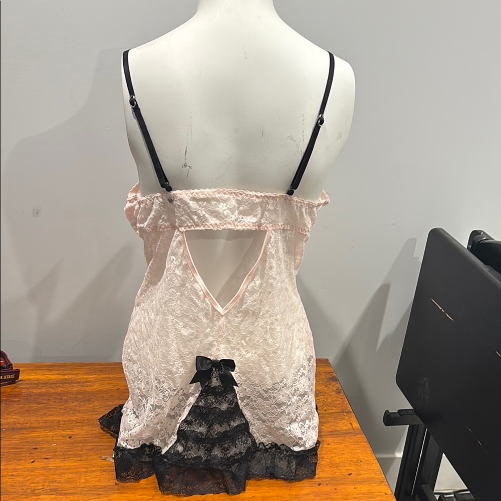 Linea Donatella Lace Chemise in Soft Pink and Black - Picture 3 of 3